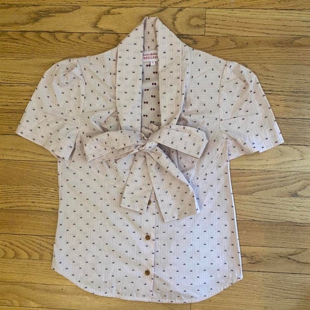 vivienne westwood red label pastel pink bow-collar shirt w/ red logo pattern